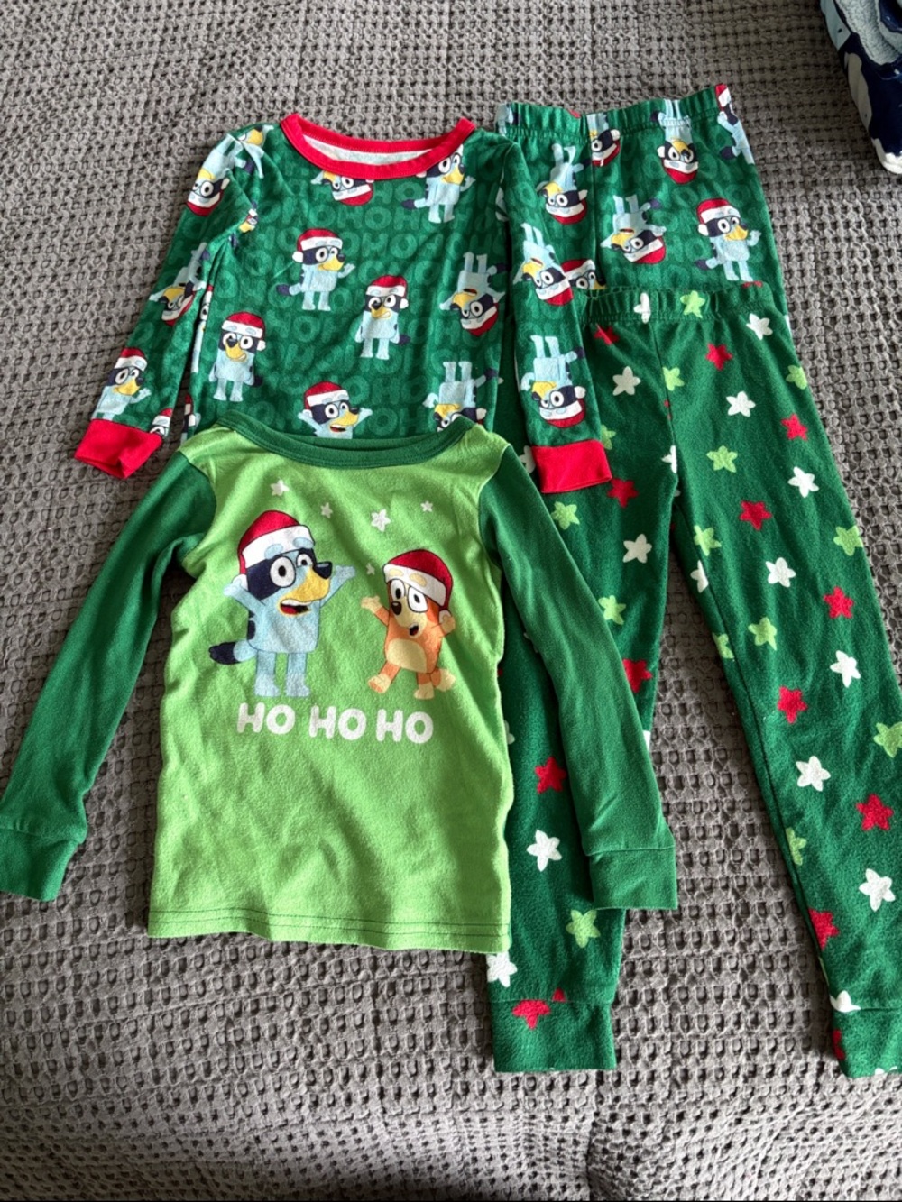 Kids Green Holiday Penguins Pajama Set - Long Sleeve & Pants